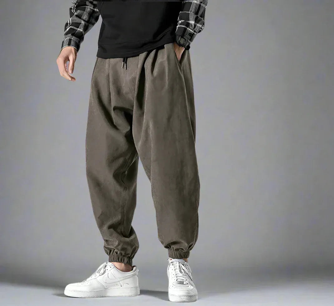 Men’s Relaxed Fit Pleated Joggers with Adjustable Elastic Waistband