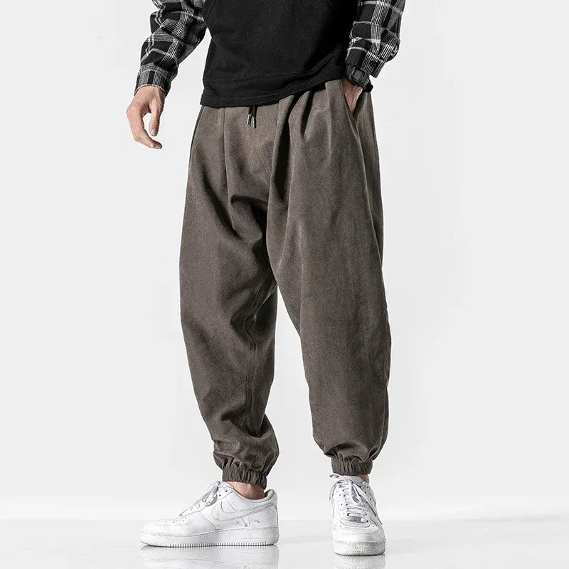 Men’s Relaxed Fit Pleated Joggers with Adjustable Elastic Waistband