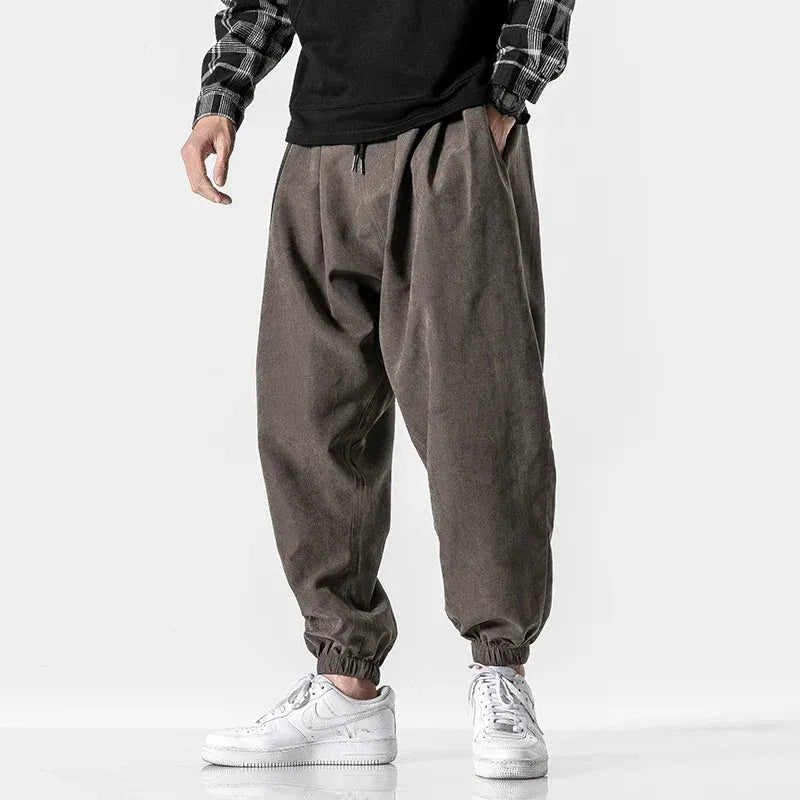 Men’s Relaxed Fit Pleated Joggers with Adjustable Elastic Waistband